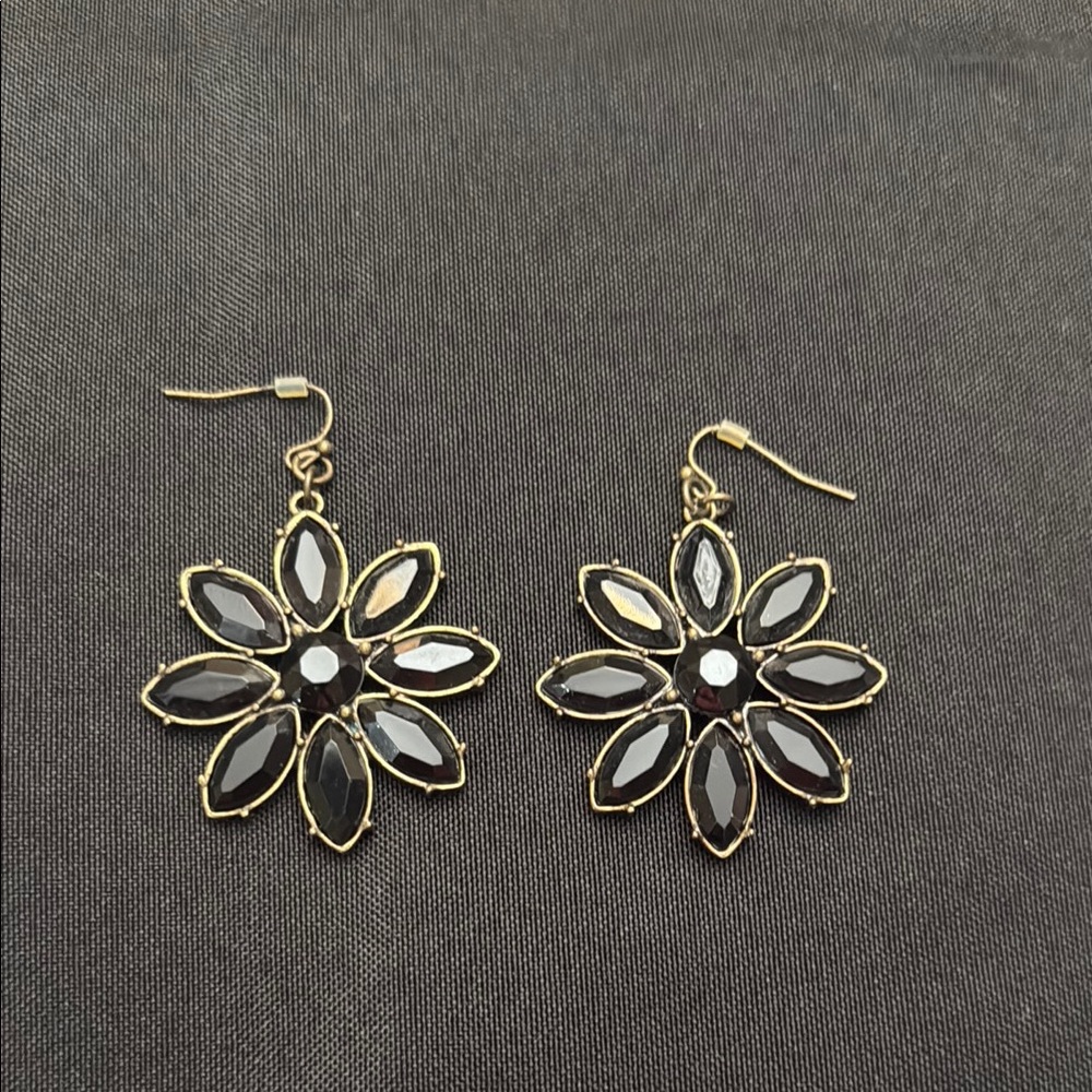 Cookie Lee Black and Gold Flower Earrings